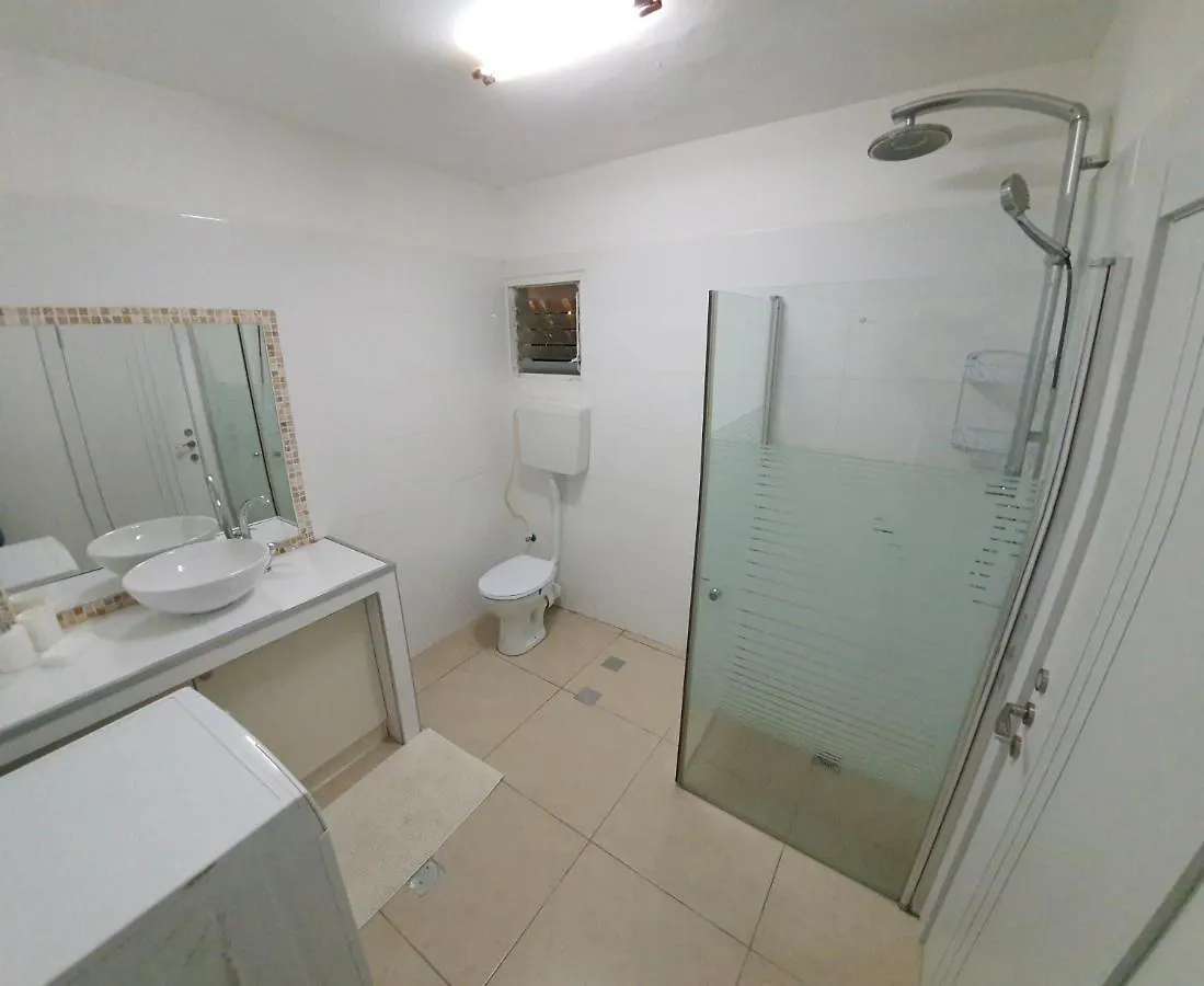 Apartment Barak Royal Suites 20 Garden Jacuzzi - ג'קוזי בחצר Eilat