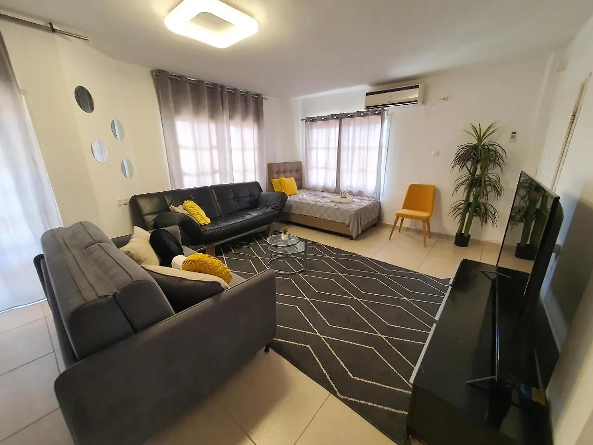 Barak Royal Suites 20 Garden Jacuzzi - ג'קוזי בחצר Eilat Apartment