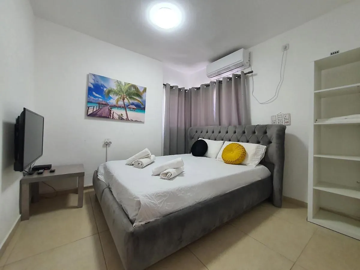 Barak Royal Suites 20 Garden Jacuzzi - ג'קוזי בחצר Eilat Israel