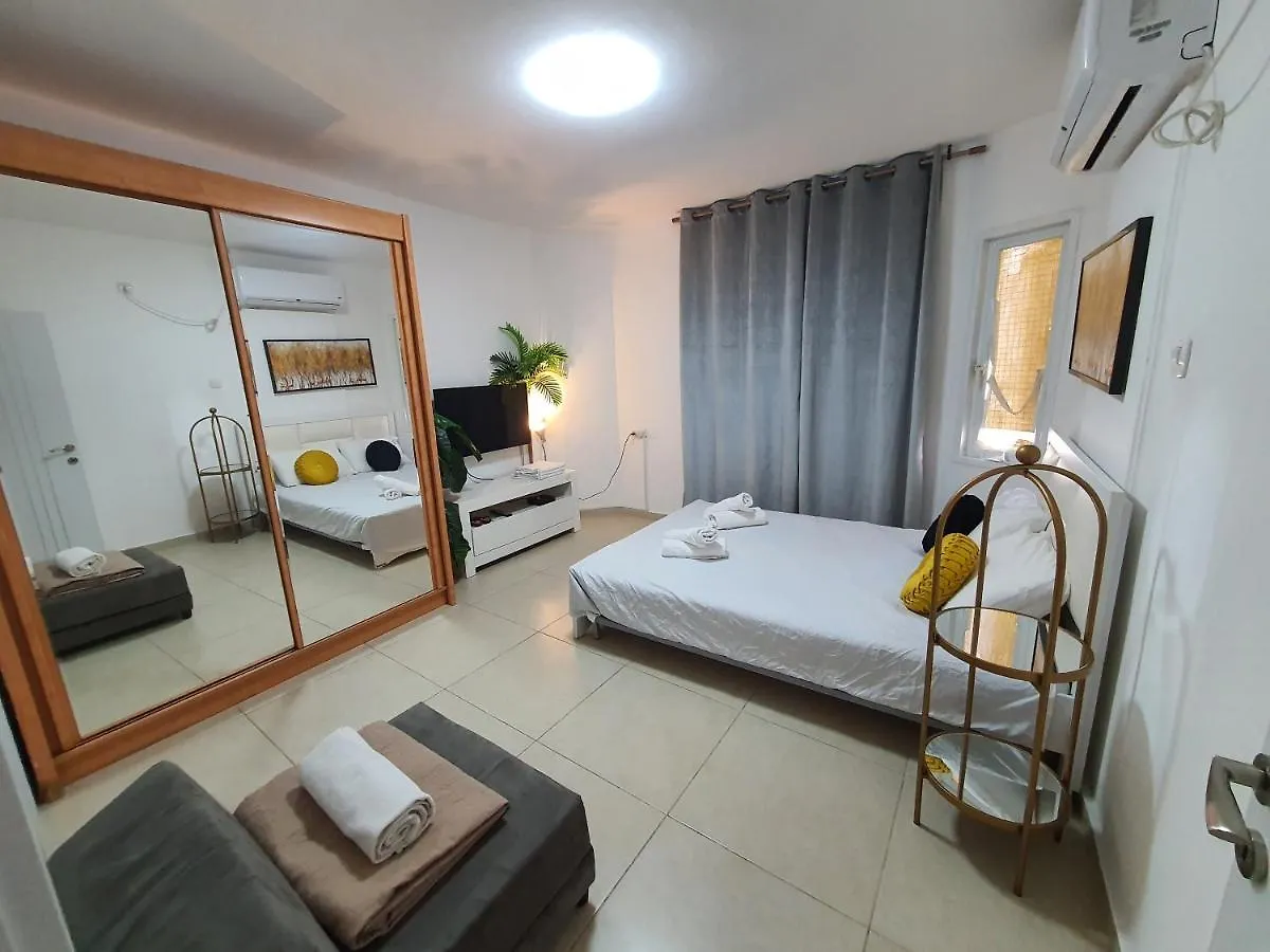 Barak Royal Suites 20 Garden Jacuzzi - ג'קוזי בחצר Eilat Israel