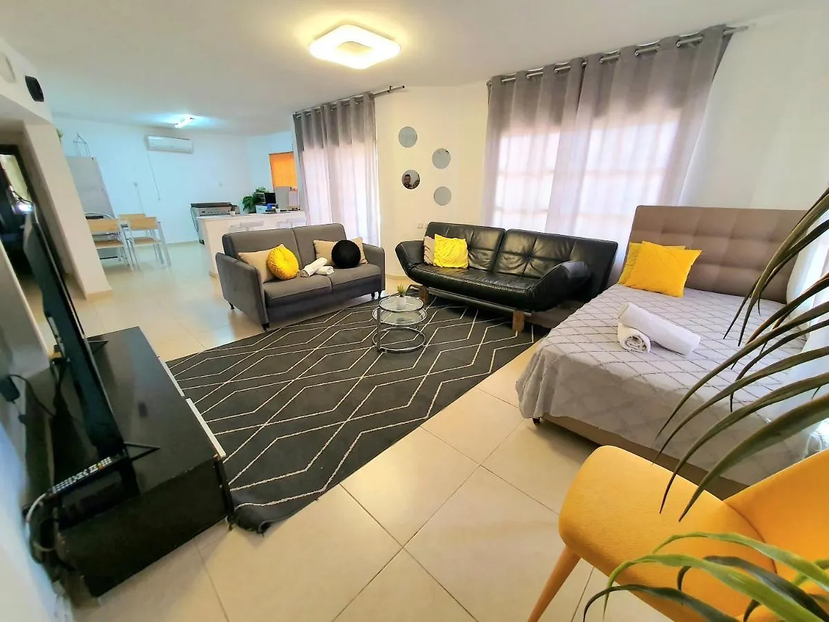 Barak Royal Suites 20 Garden Jacuzzi - ג\'קוזי בחצר contacts