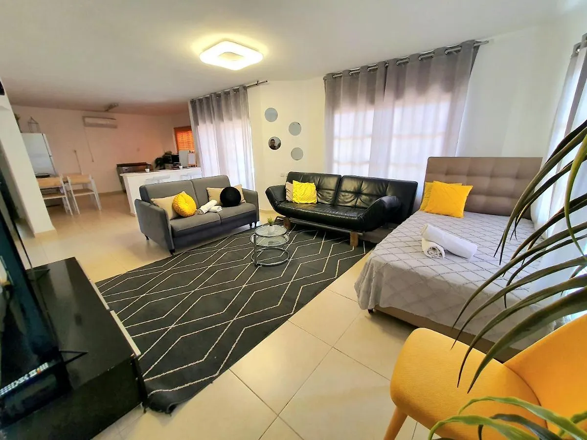 Barak Royal Suites 20 Garden Jacuzzi - ג'קוזי בחצר Eilat